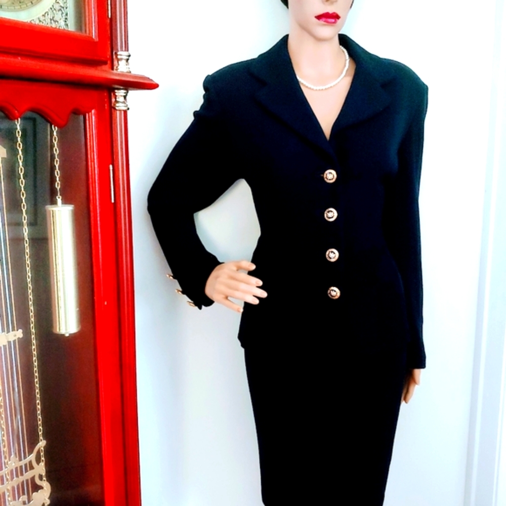 ST JOHN BASIC TIMELESS 6/8 SANTANA KNIT MARIE GRAY NAVY GOLD LOGOS SKIRT SUIT - Picture 8 of 8